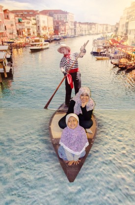 row ..row..row your gondola at Venice hihi ;)
